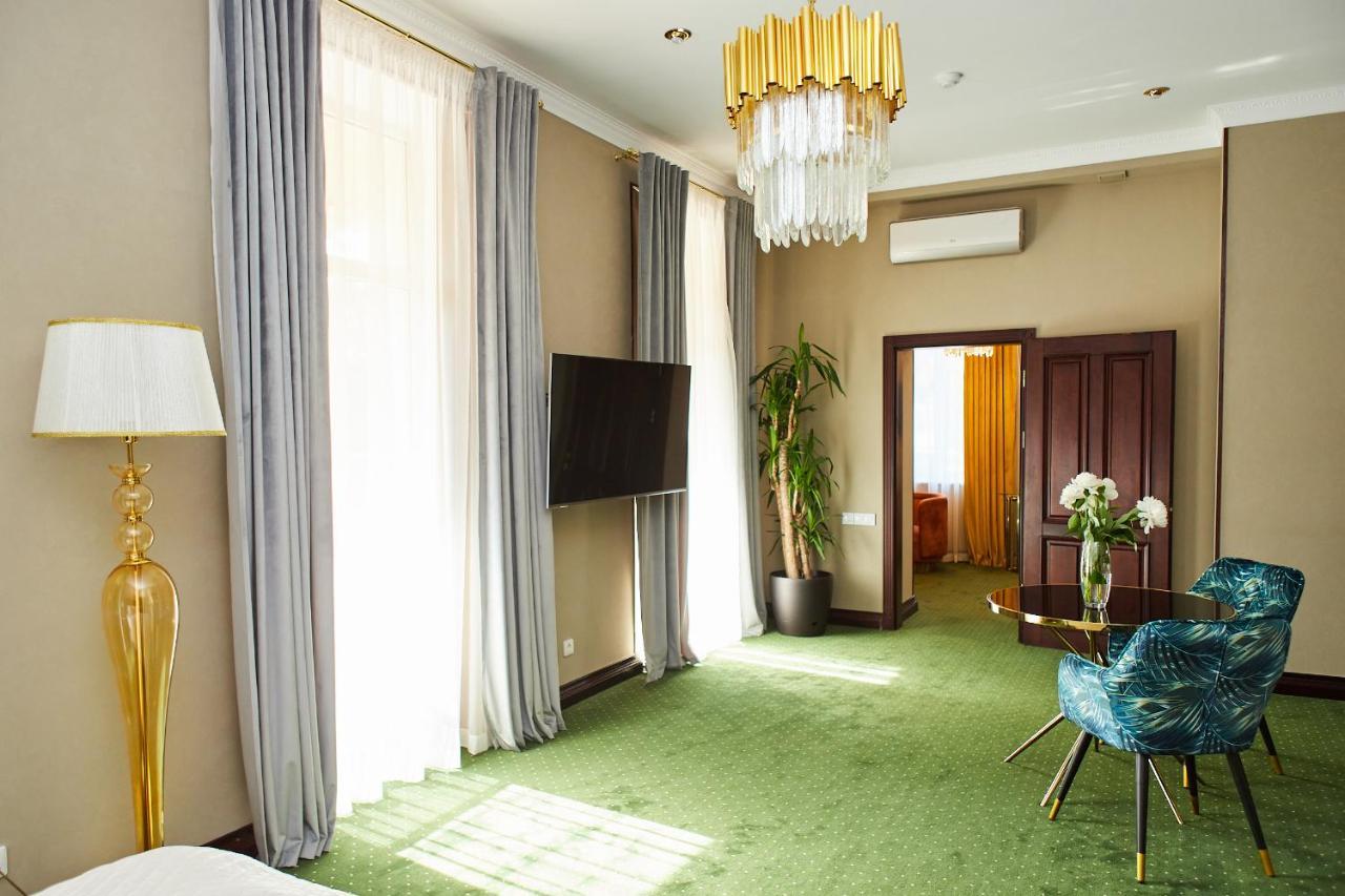 Arcadia Plaza Hotel Odessa Esterno foto