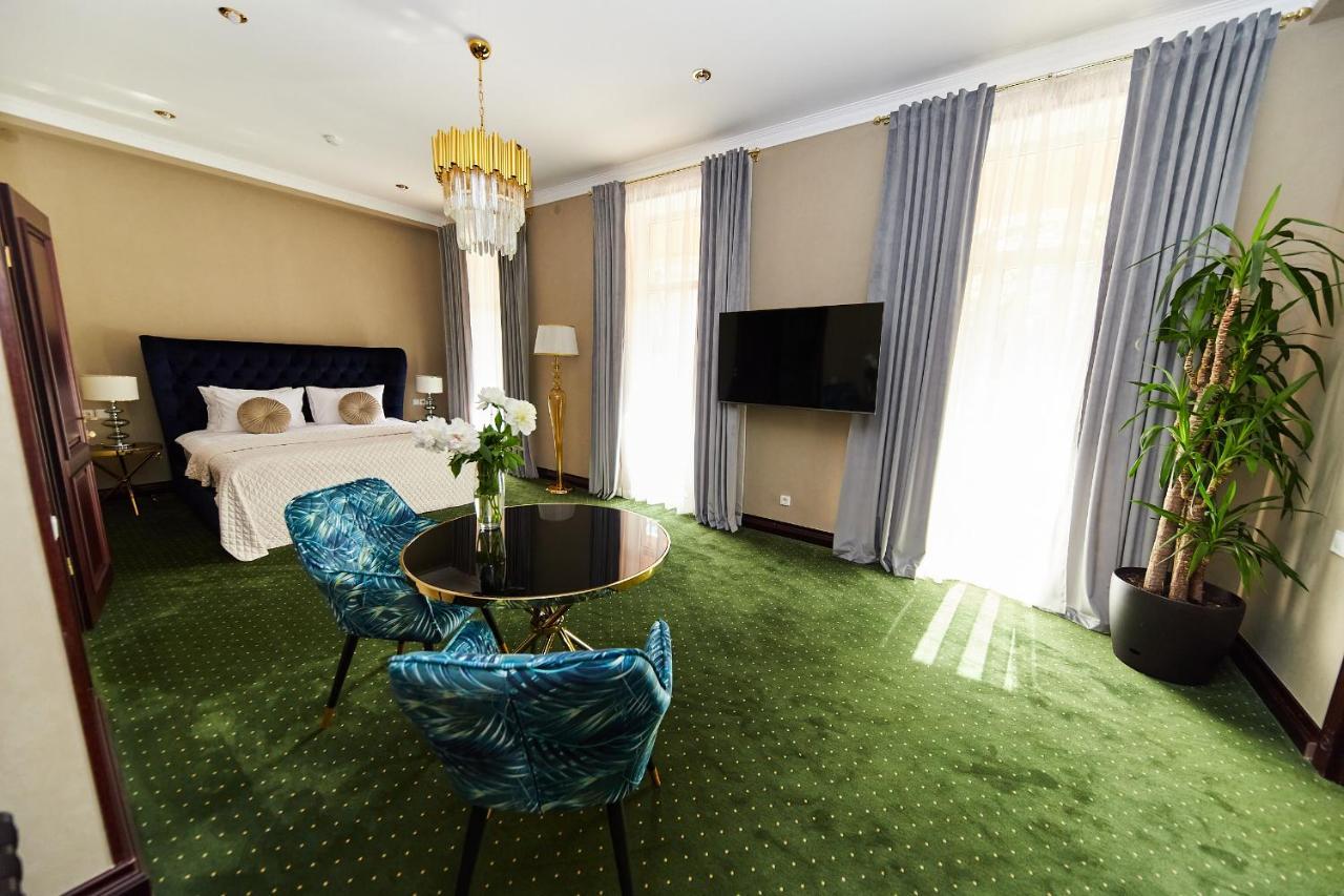 Arcadia Plaza Hotel Odessa Esterno foto