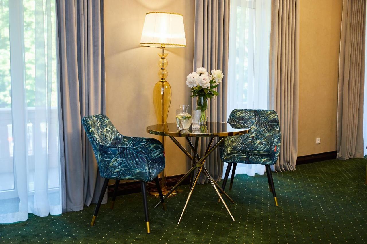 Arcadia Plaza Hotel Odessa Esterno foto