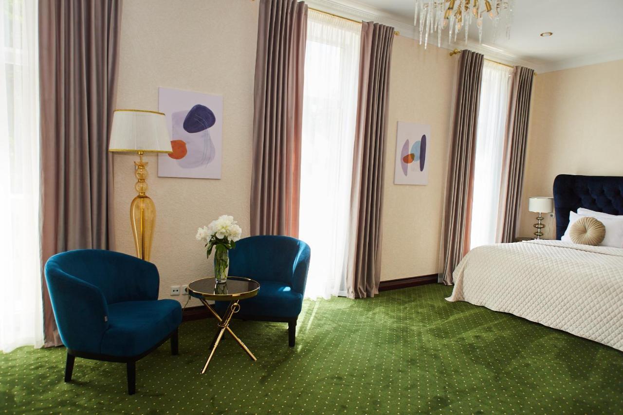 Arcadia Plaza Hotel Odessa Esterno foto