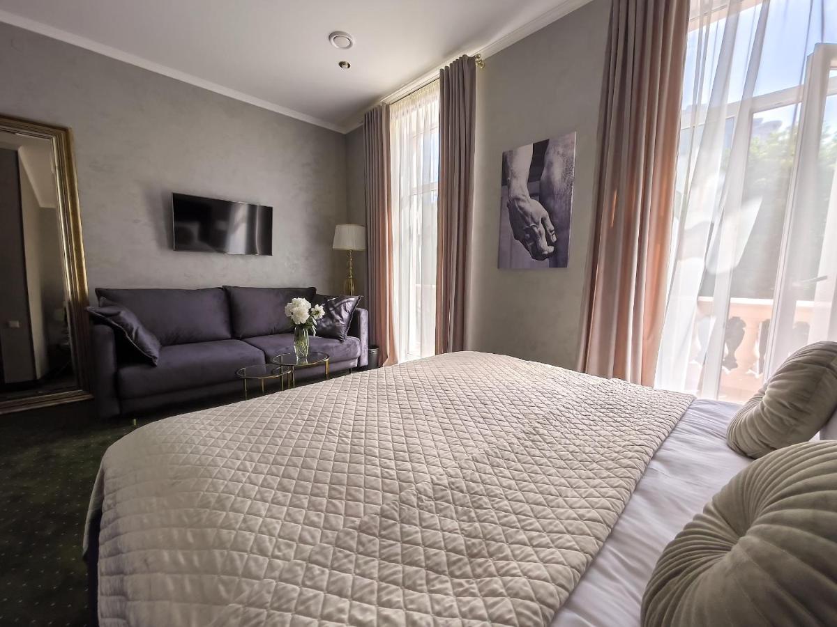 Arcadia Plaza Hotel Odessa Esterno foto