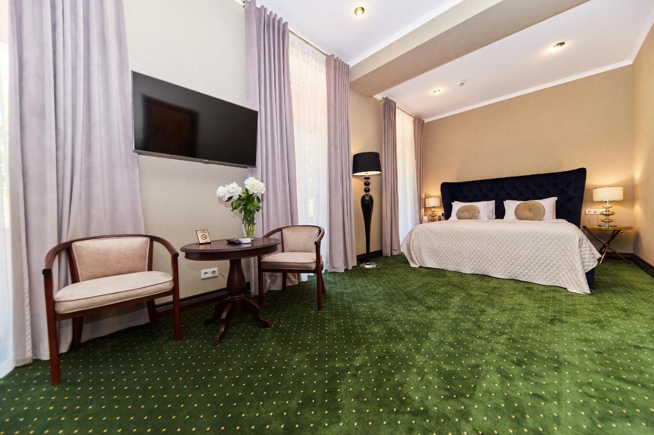 Arcadia Plaza Hotel Odessa Esterno foto