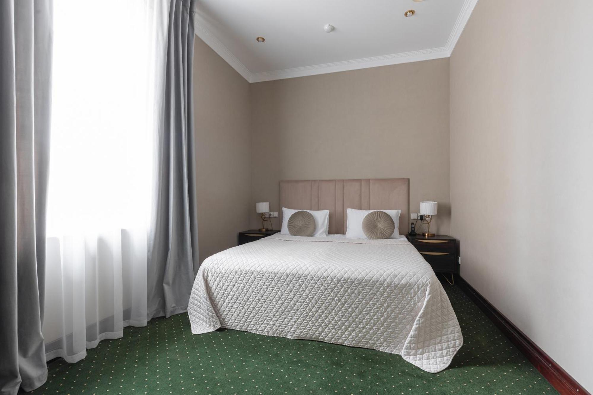 Arcadia Plaza Hotel Odessa Esterno foto