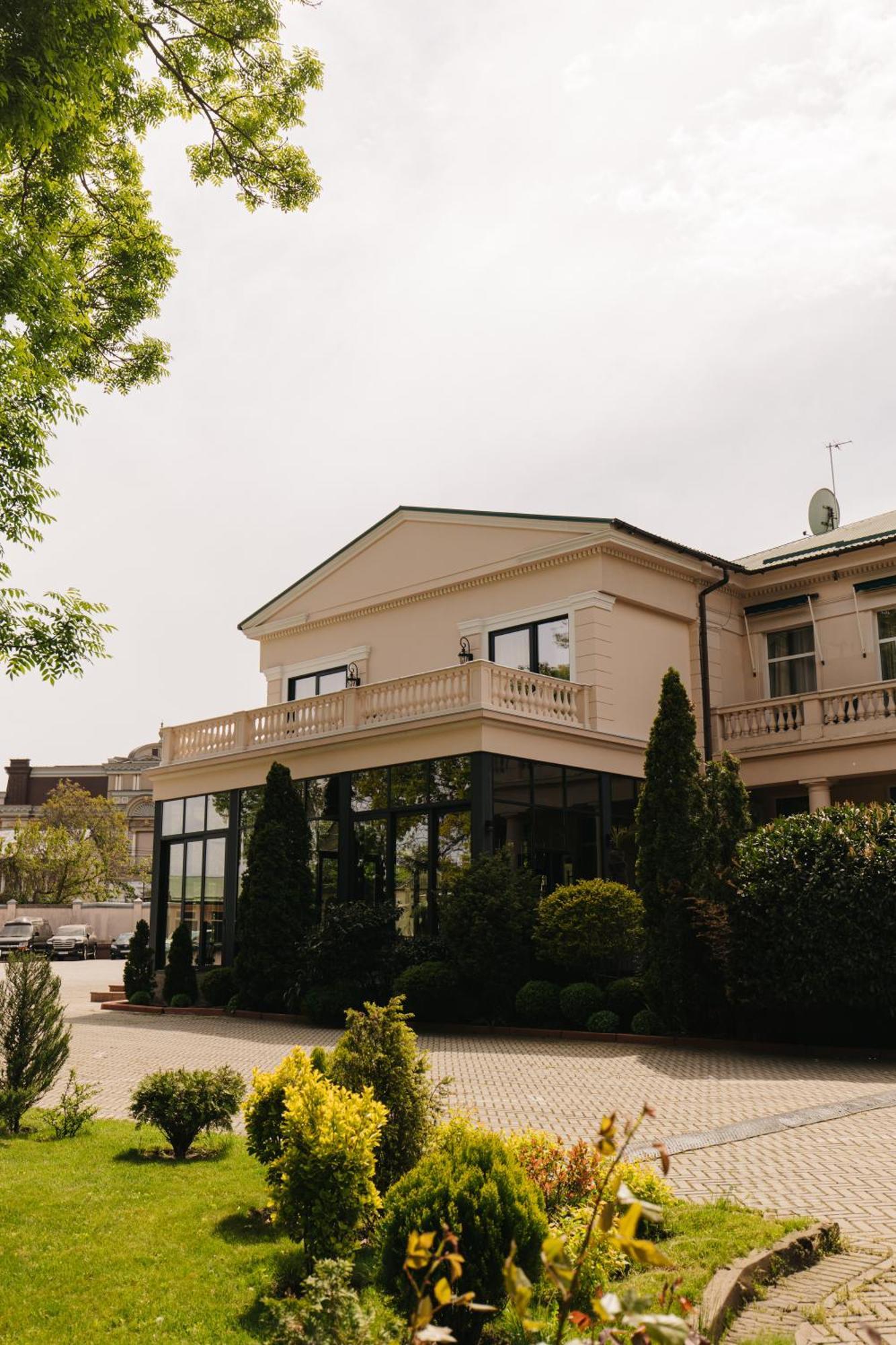 Arcadia Plaza Hotel Odessa Esterno foto