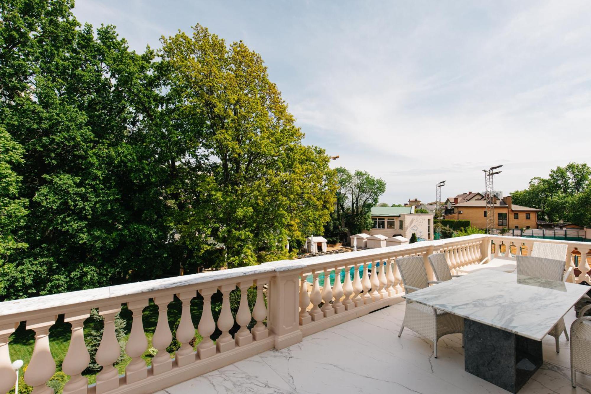 Arcadia Plaza Hotel Odessa Esterno foto